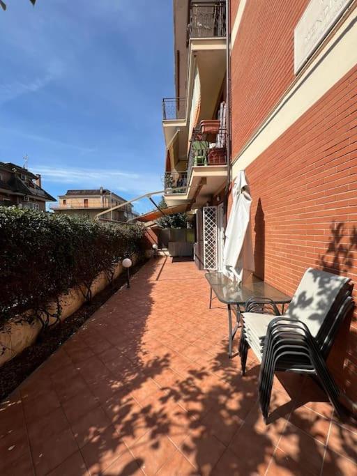 Apt Delizioso A 5 Minuti Dalla Metro A Apartment Rome Exterior photo